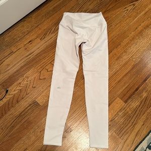 ALL WHITE ALO LEGGINGS - worn once, small